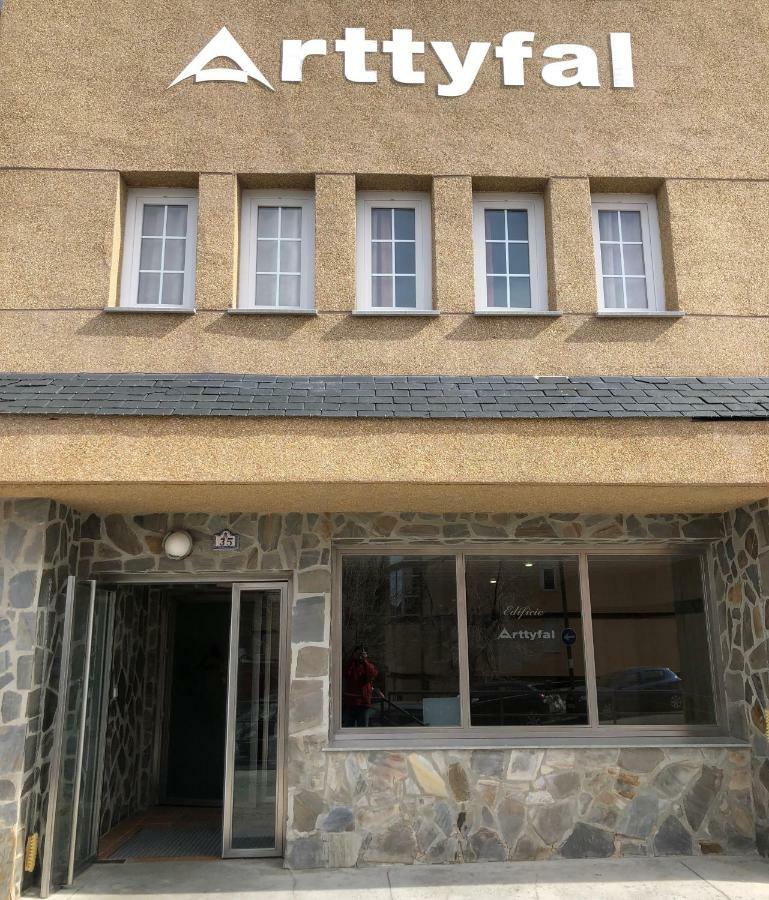 Loft Con Wifi Y Parking En El Corazon De Sierranevada Apartment *